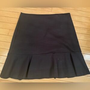 Banana RepublicLadies Size  12 Black A-Line Tulip Flare Bottom Midi Skirt. NWOT